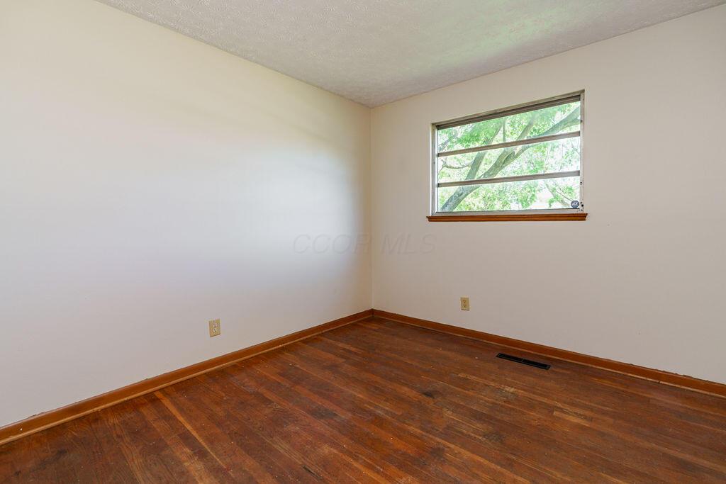 1033 Racine Avenue Columbus, OH 43204 - Photo 20 of 36