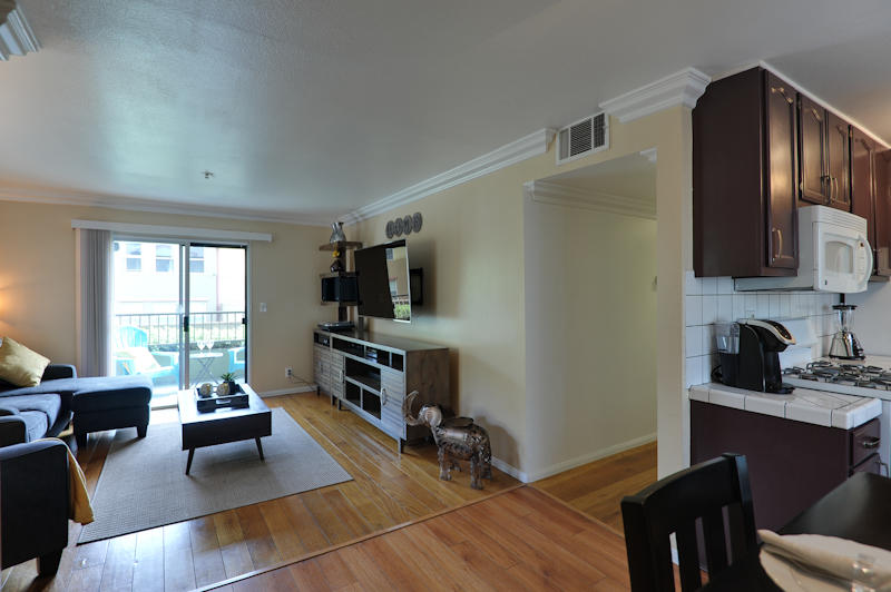 372 Ashtabula Street, Unit 104 Pasadena, CA 91104 - Photo 5 of 14 372 E Ashtabula_MLS_003