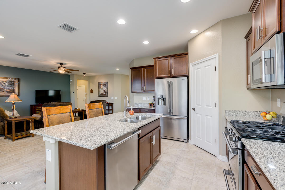 19689 North Flamingo Road Maricopa, AZ 85138 - Photo 9 of 58 Kitchen