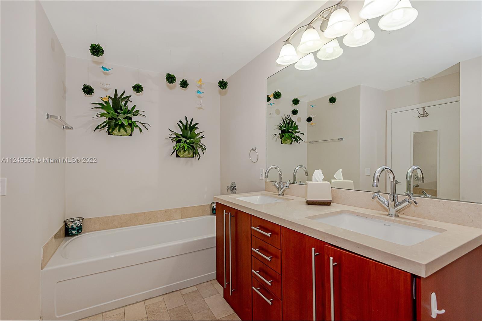 79 Southwest 12th Street, Unit 2904 Miami, FL 33130 - Photo 6 of 11