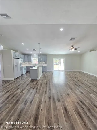 $2,400 | 120 Clinton Avenue, Lake Placid, FL 33852