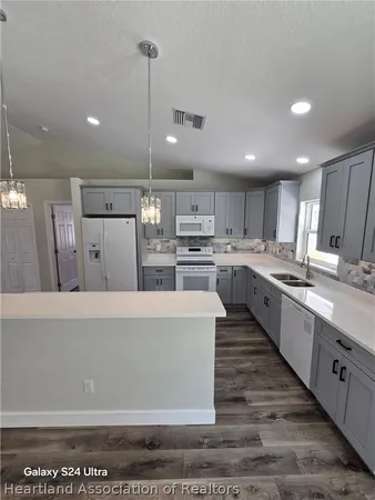 $2,400 | 120 Clinton Avenue, Lake Placid, FL 33852