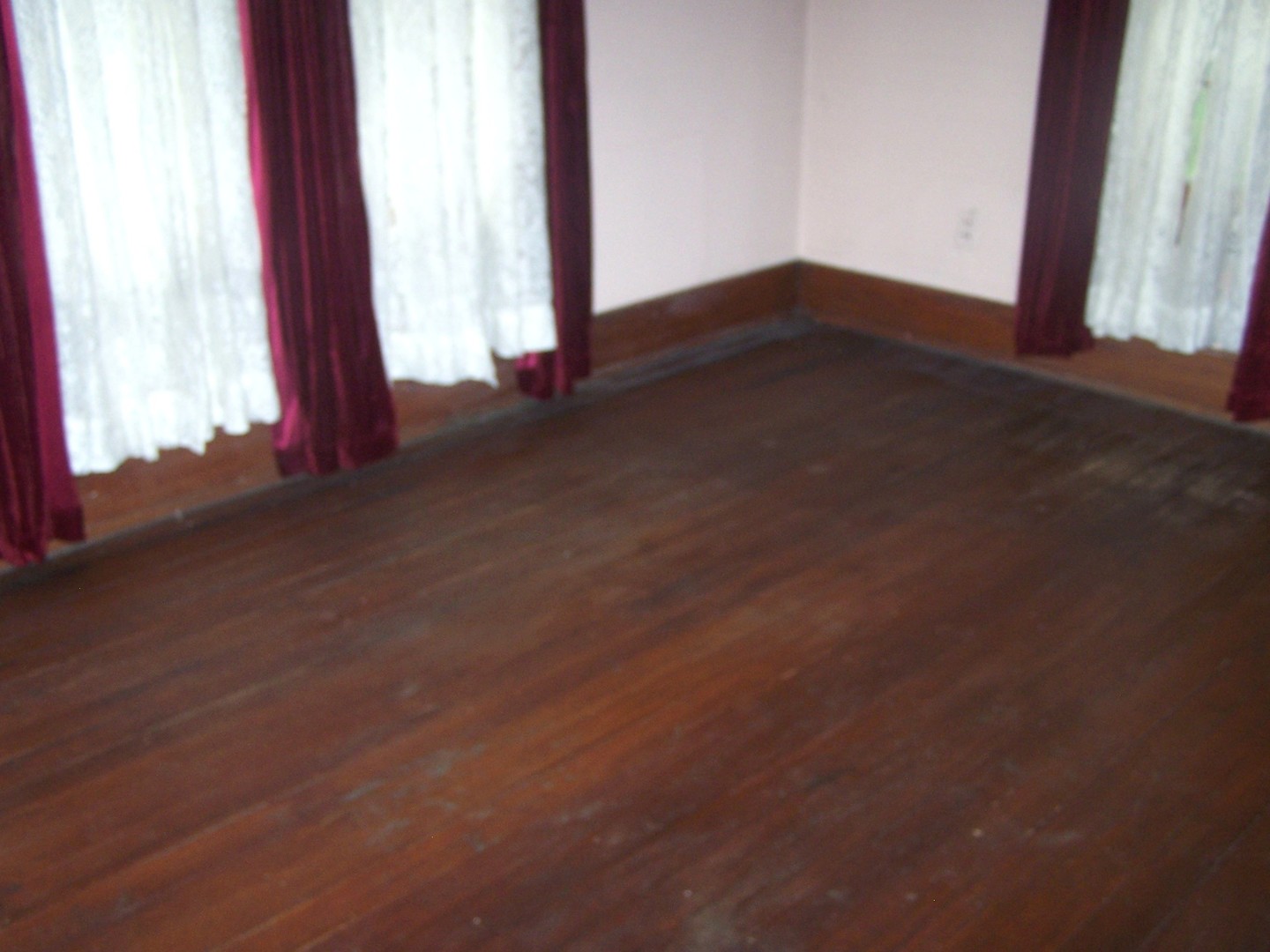 4045 East 22nd Road Serena, IL 60549 - Photo 21 of 31 an empty room with windows