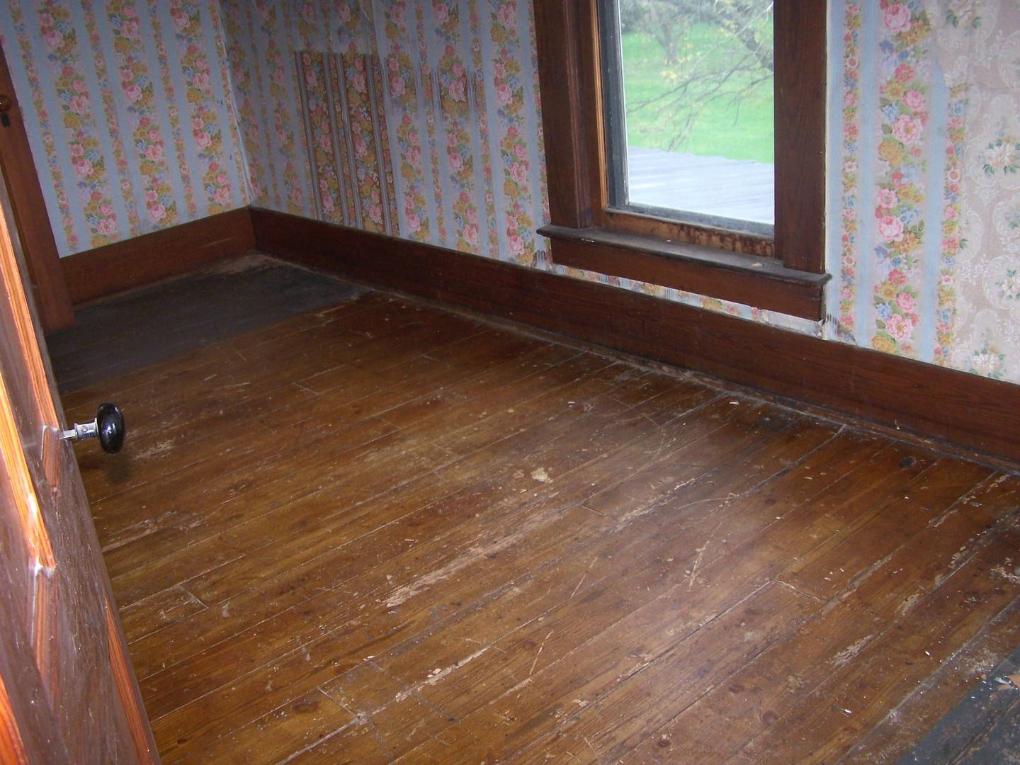 4045 East 22nd Road Serena, IL 60549 - Photo 25 of 31 a view of an empty room with a window