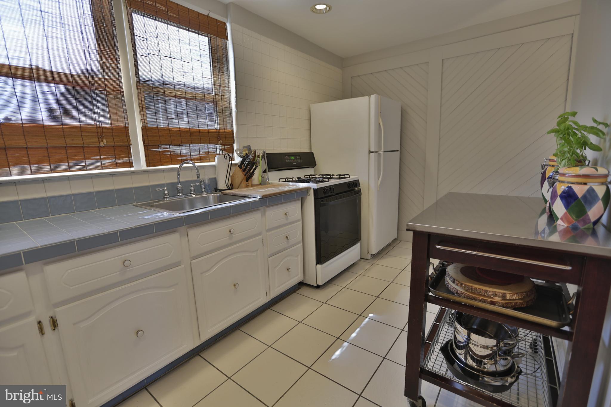 111 Holmes Road Holmes, PA 19043 - Photo 11 of 16