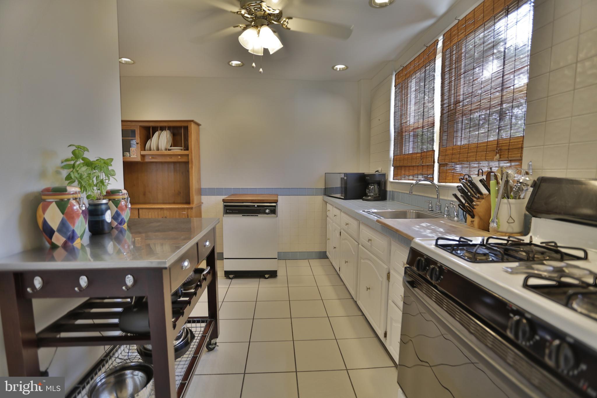 111 Holmes Road Holmes, PA 19043 - Photo 12 of 16