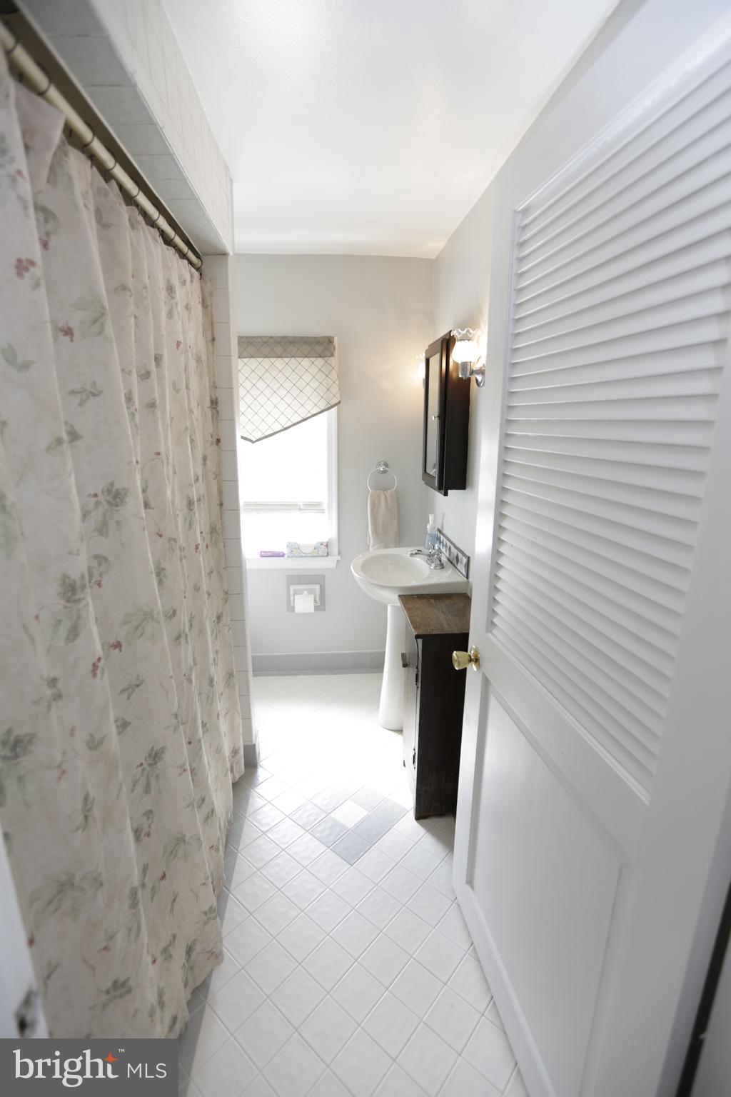 111 Holmes Road Holmes, PA 19043 - Photo 13 of 16