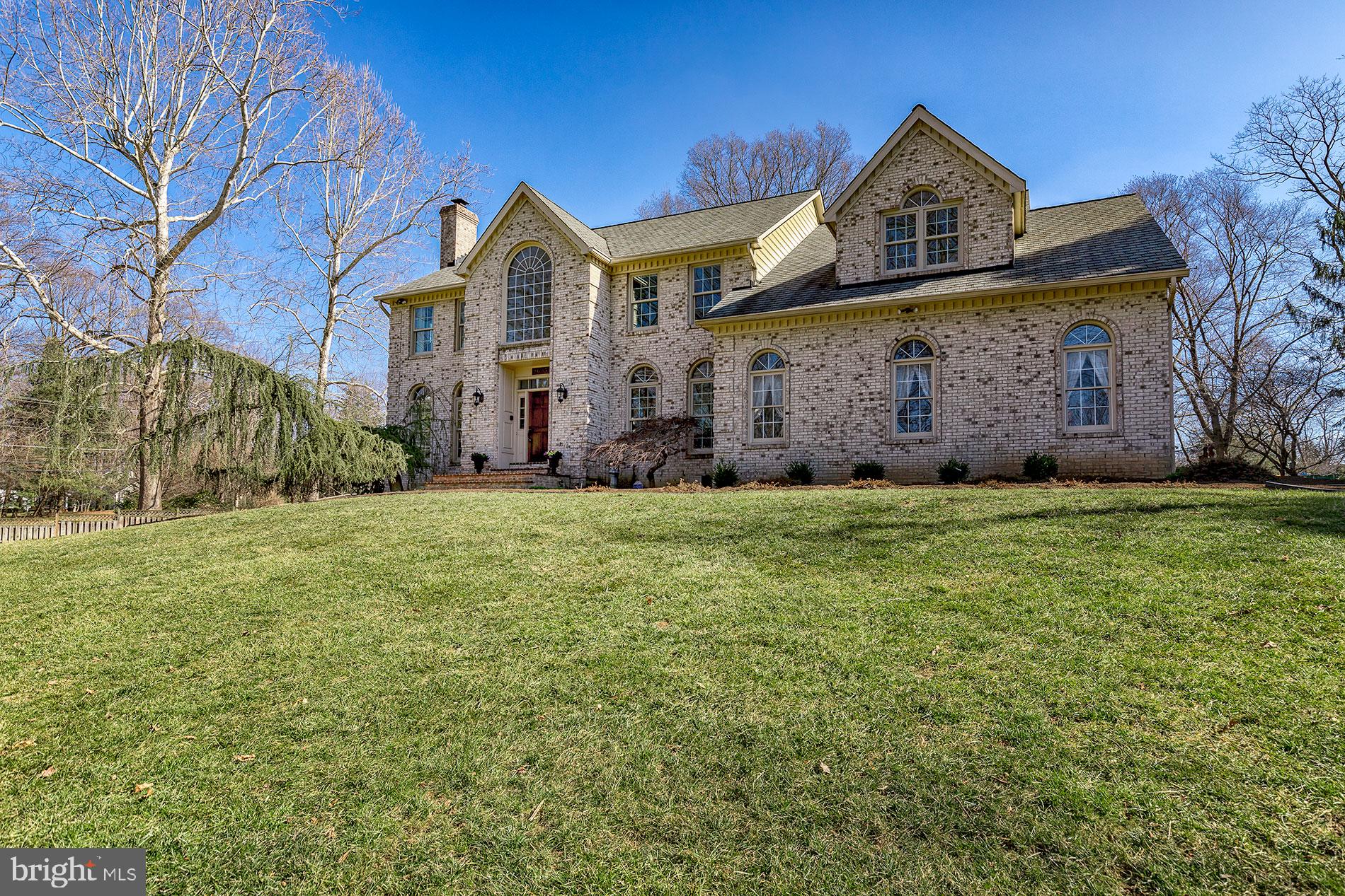 9605 Clarks Crossing Road Vienna, VA 22182 - Photo 2 of 52