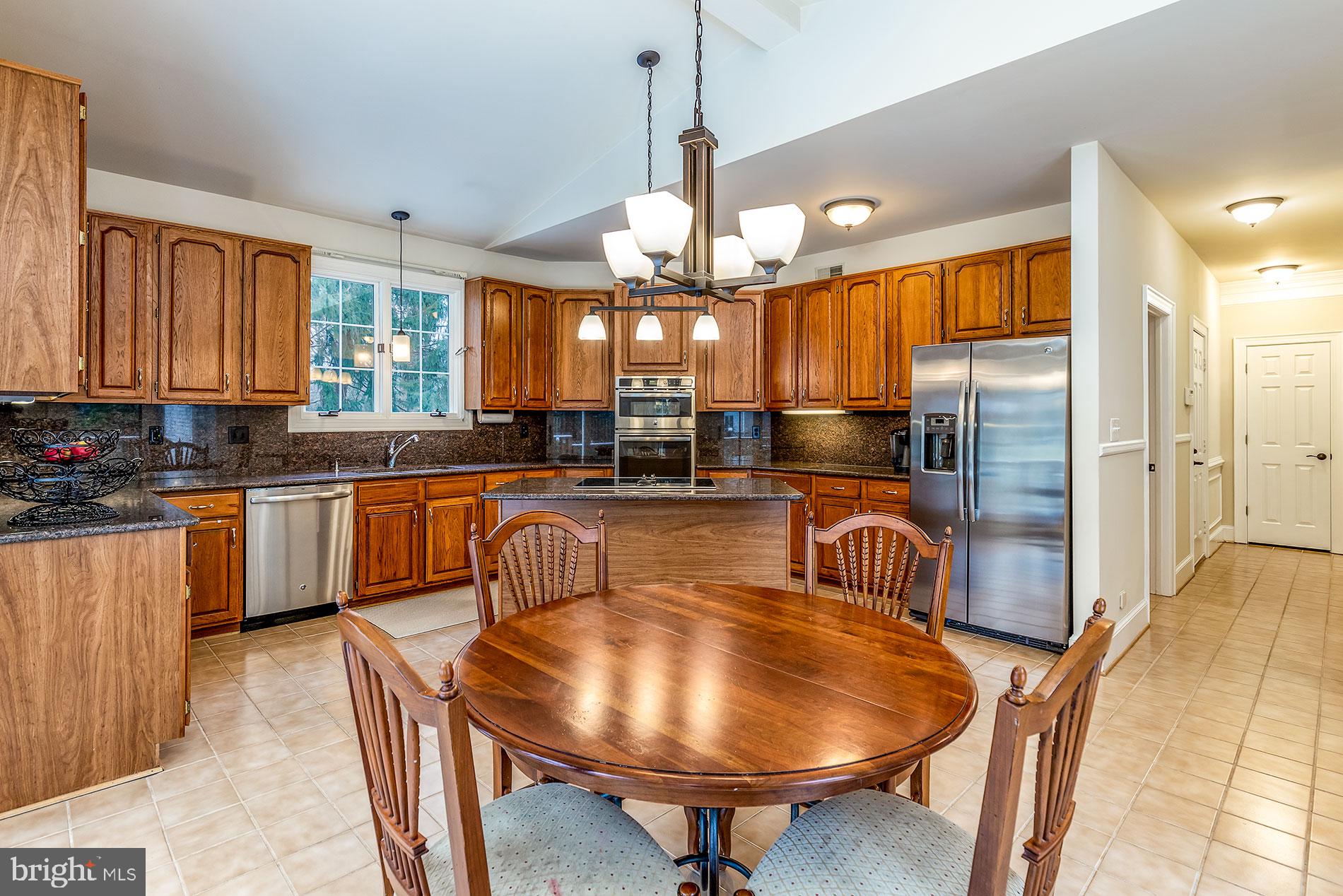 9605 Clarks Crossing Road Vienna, VA 22182 - Photo 11 of 52