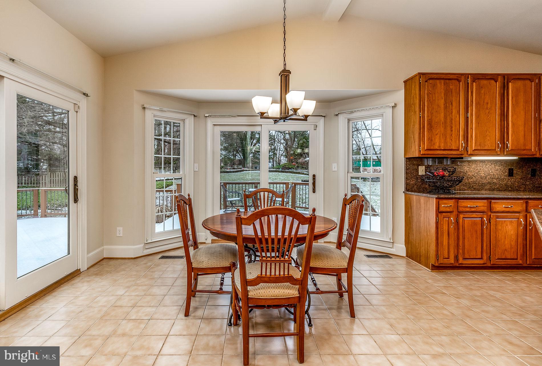 9605 Clarks Crossing Road Vienna, VA 22182 - Photo 13 of 52
