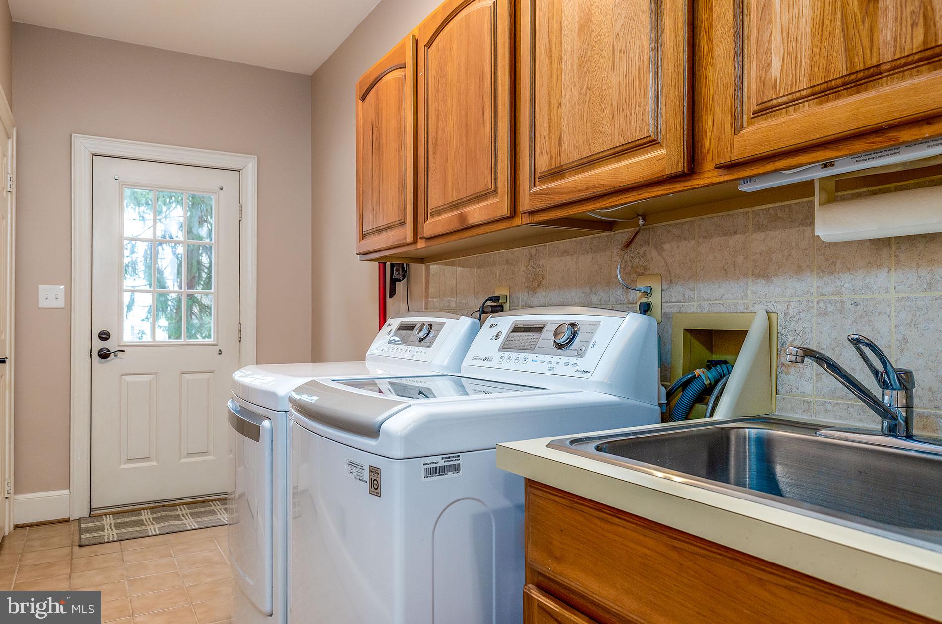 9605 Clarks Crossing Road Vienna, VA 22182 - Photo 18 of 52