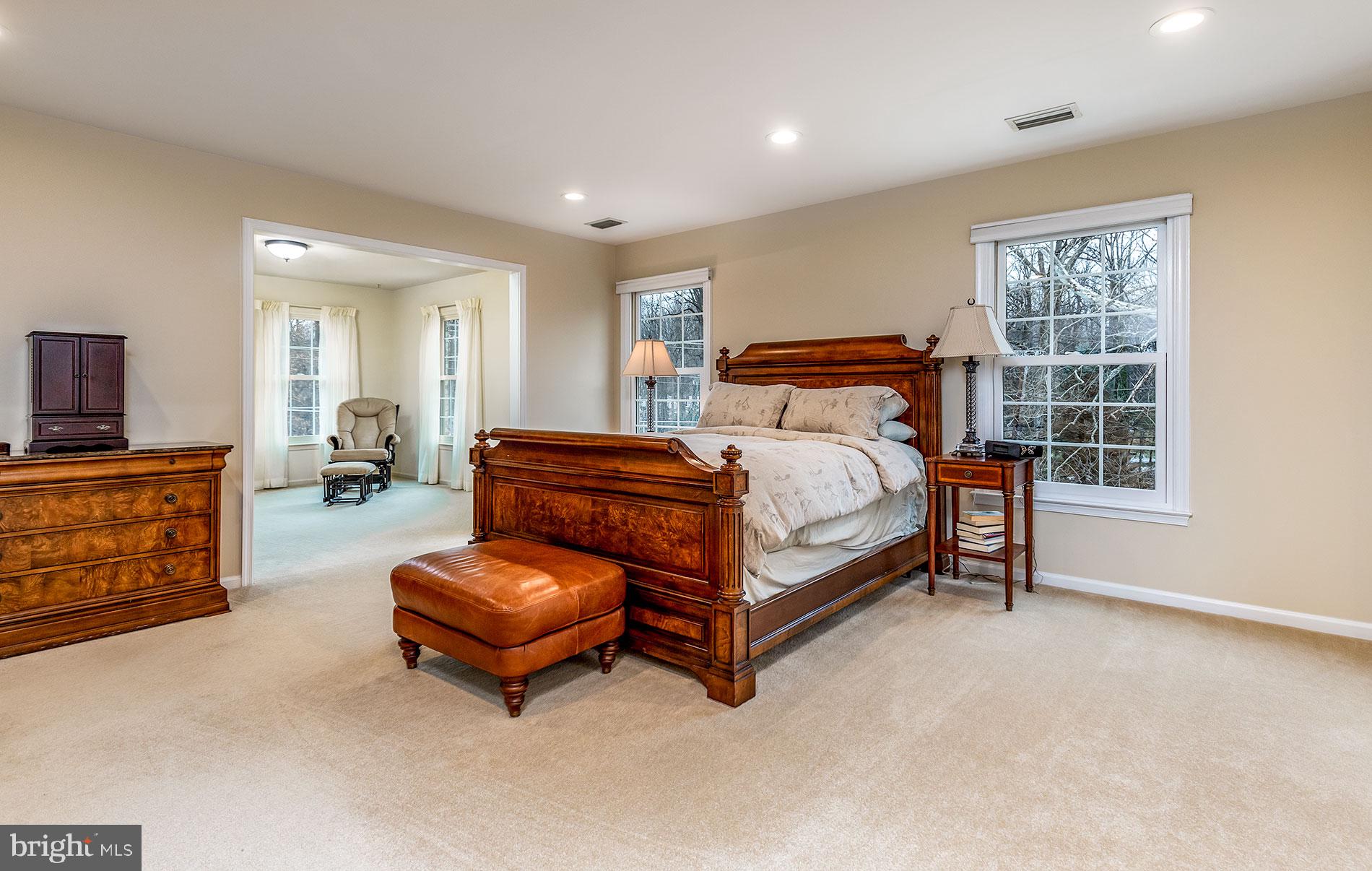 9605 Clarks Crossing Road Vienna, VA 22182 - Photo 22 of 52