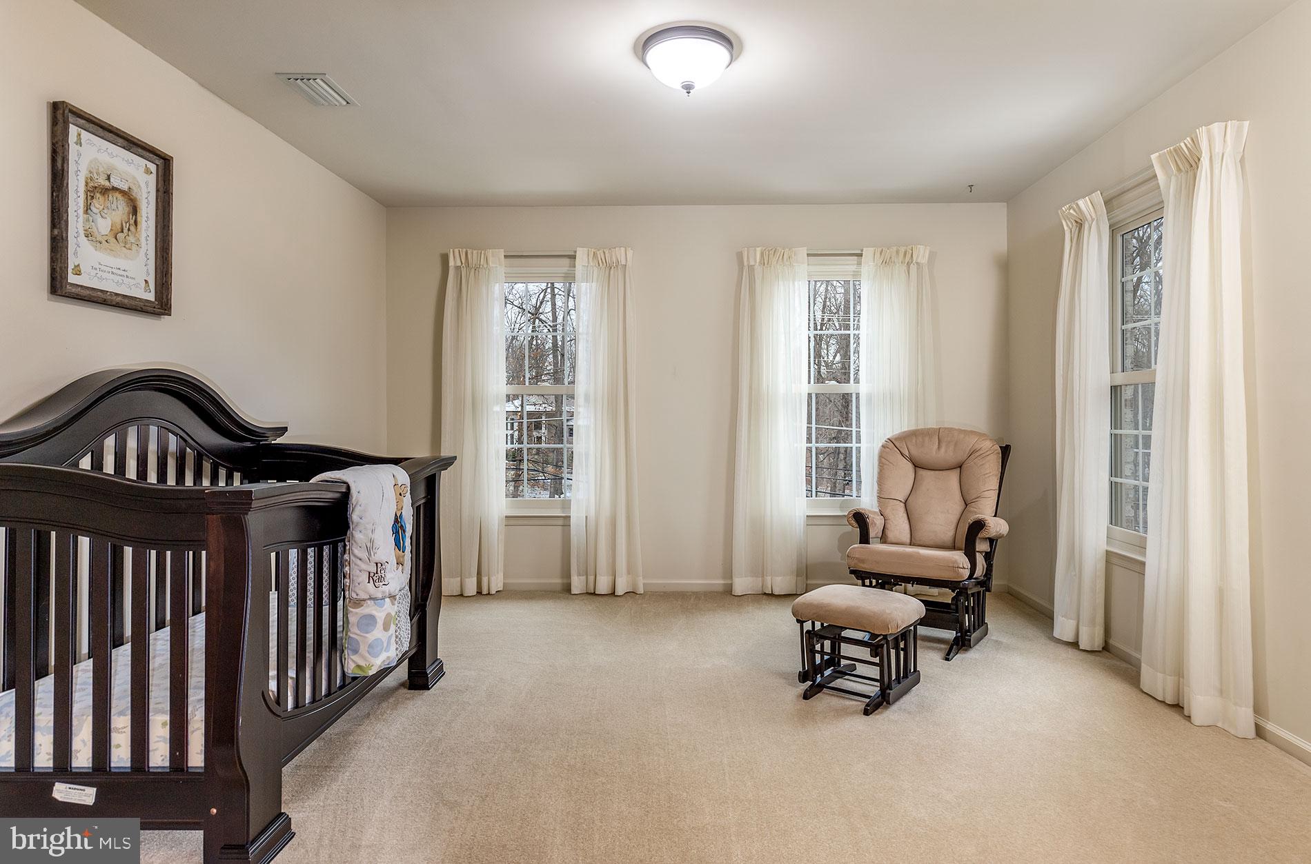 9605 Clarks Crossing Road Vienna, VA 22182 - Photo 23 of 52