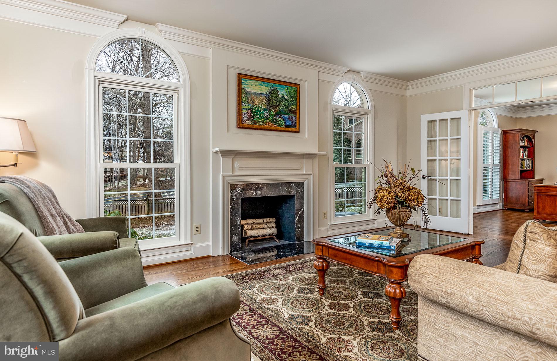9605 Clarks Crossing Road Vienna, VA 22182 - Photo 5 of 52