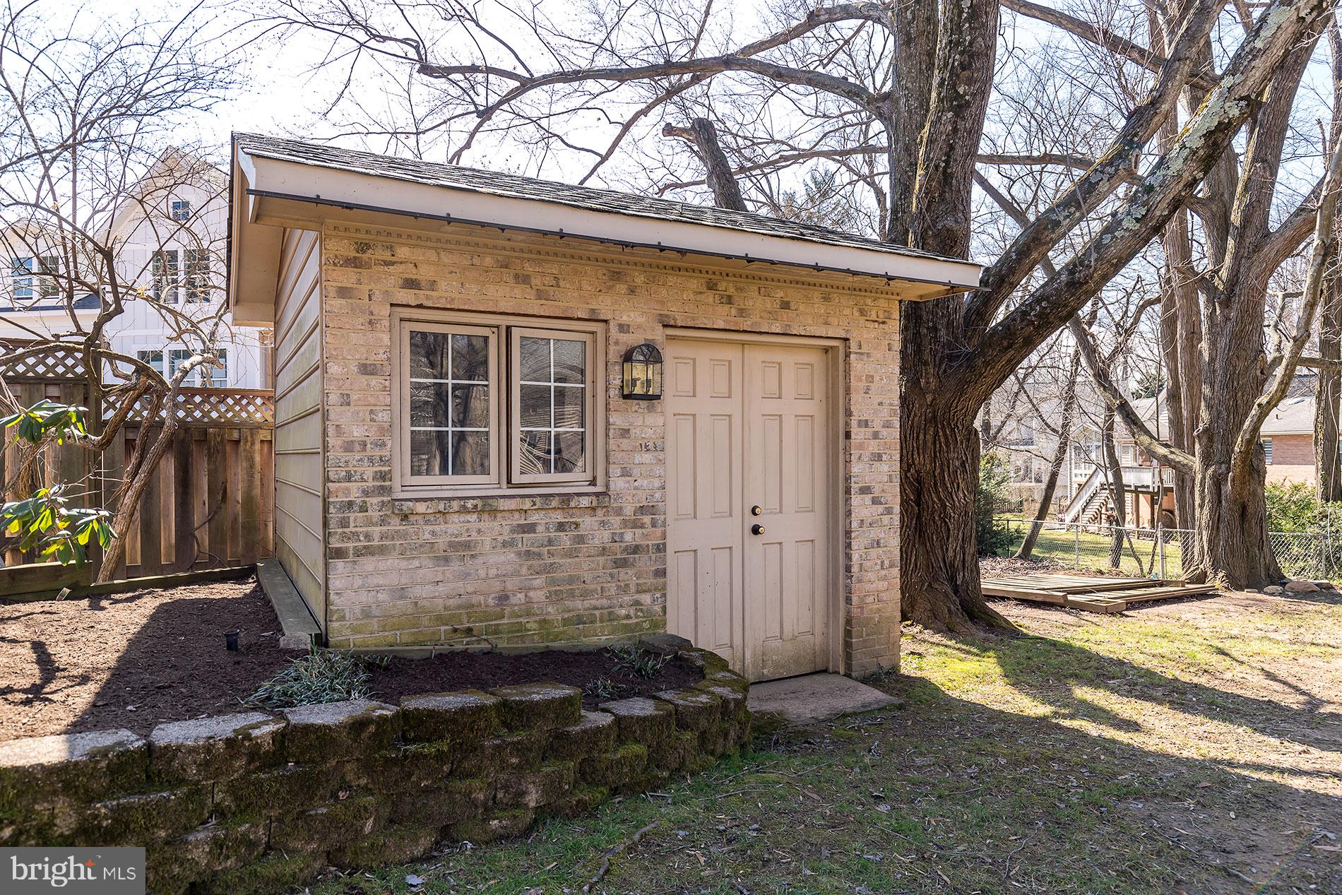 9605 Clarks Crossing Road Vienna, VA 22182 - Photo 47 of 52