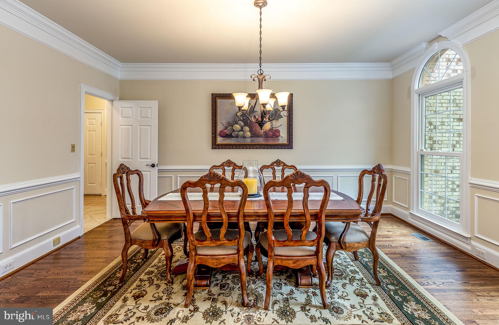 9605 Clarks Crossing Road Vienna, VA 22182 - Photo 8 of 52