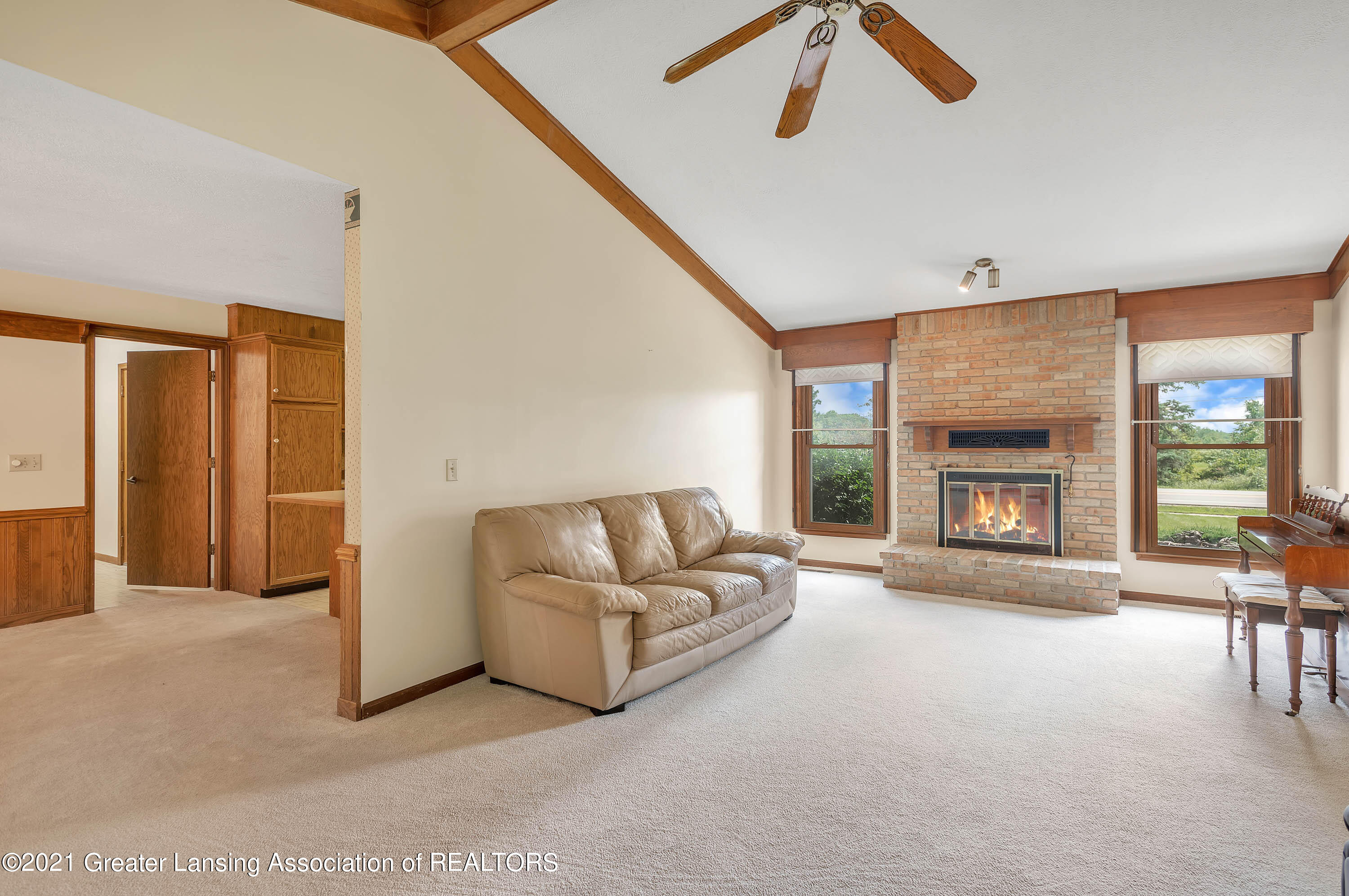 1614 Jolly Road Okemos, MI 48864 - Photo 11 of 43 Living Room