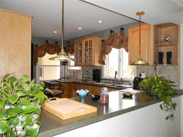 353 York Street Canton, MA 02021 - Photo 3 of 13 Gallery Image 3