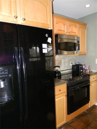 353 York Street Canton, MA 02021 - Photo 4 of 13 Gallery Image 4
