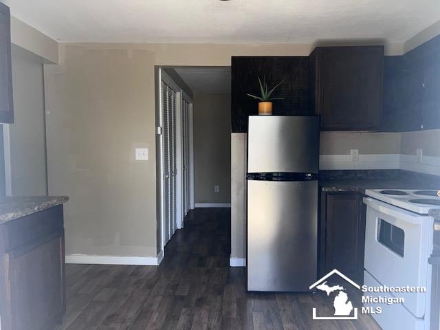 978 Division Street Adrian, MI 49221 - Photo 18 of 25
