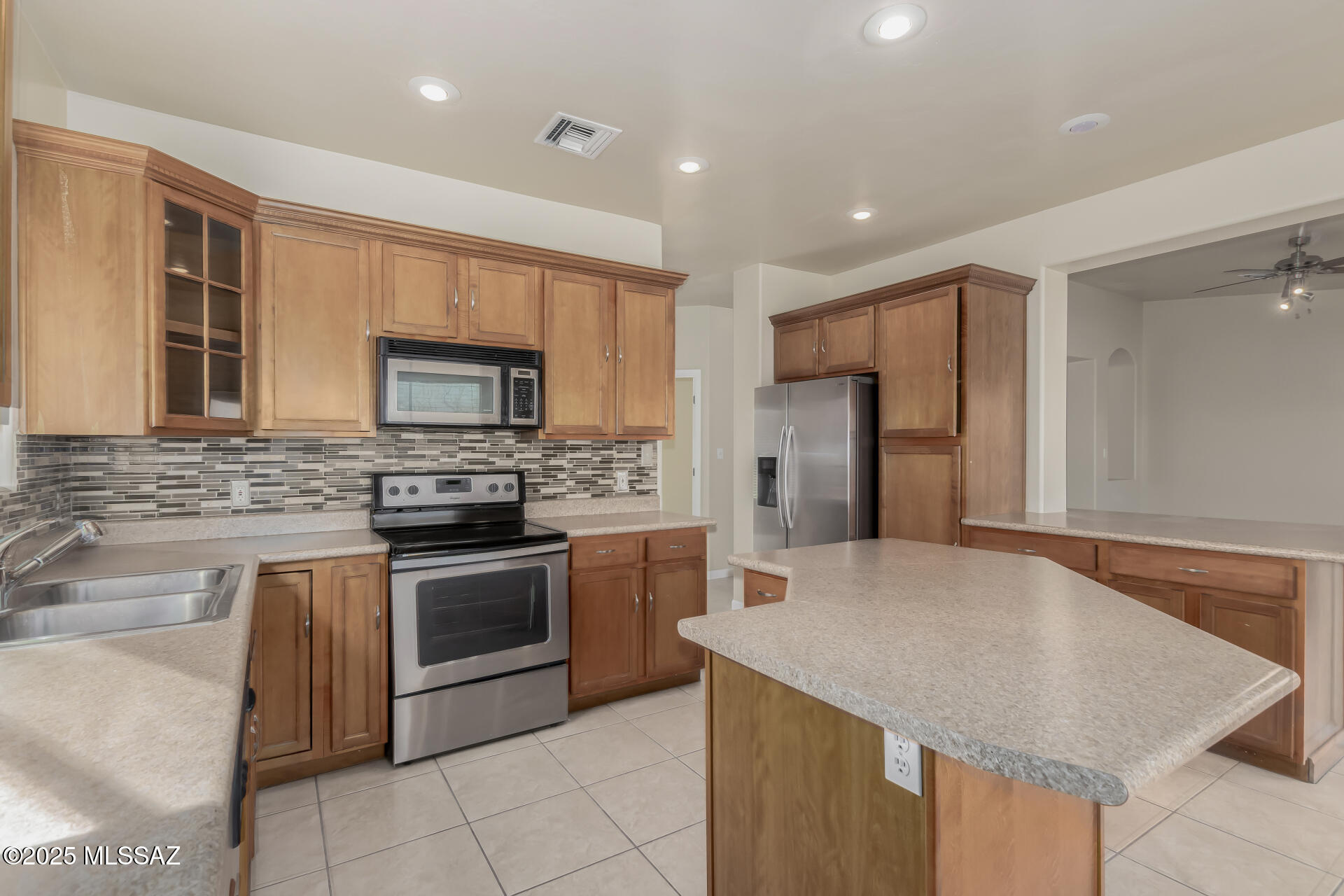 1425 Calle Monclova Rio Rico, AZ 85648 - Photo 14 of 26 Gallery Image 14