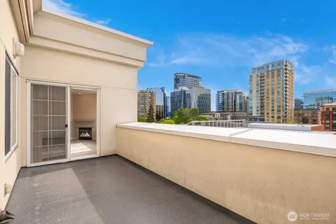 $1,228,000 | 11004 Northeast 11th Street, Unit 606, Bellevue, WA 98004