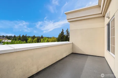 $1,228,000 | 11004 Northeast 11th Street, Unit 606, Bellevue, WA 98004
