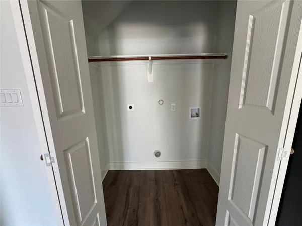a view of walk in closet