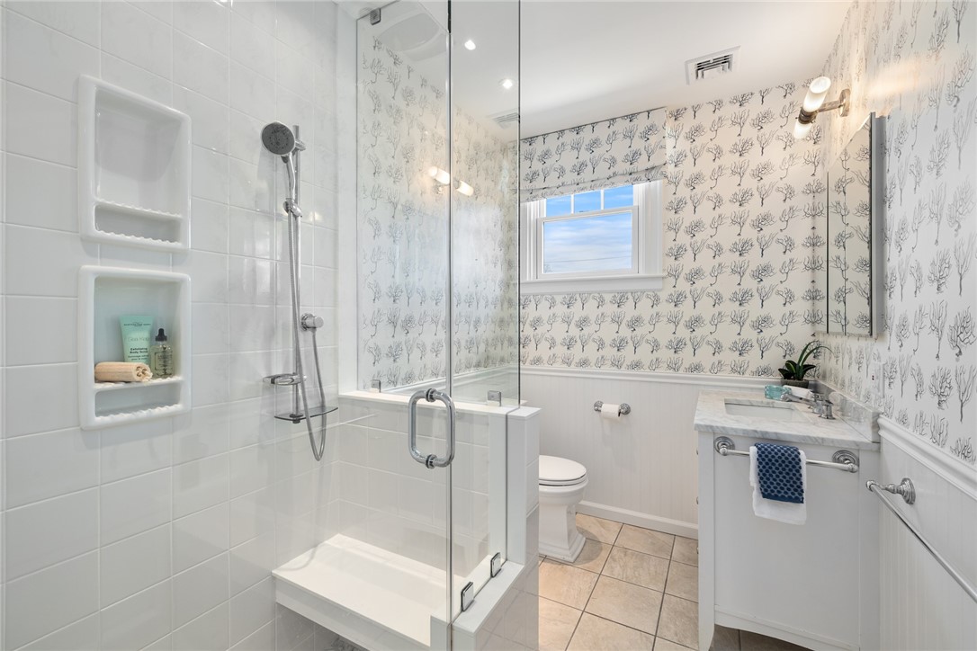 115 Washington Street Newport, RI 02840 - Photo 31 of 50 Second Floor Common Bathroom