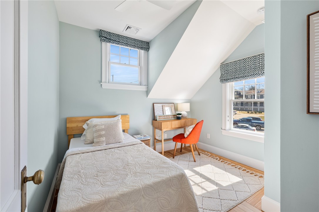 115 Washington Street Newport, RI 02840 - Photo 32 of 50 Small bedroom/office