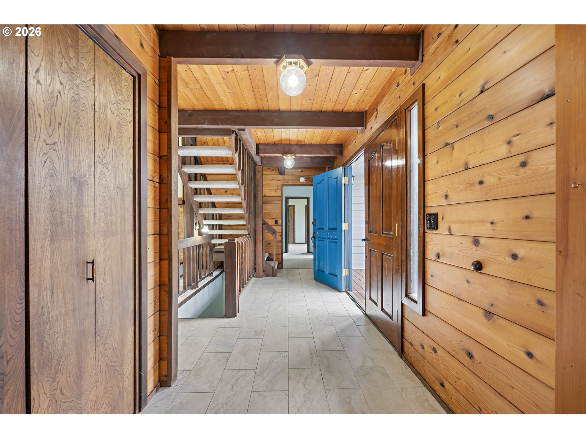 29006 Northeast 16th Avenue Ridgefield, WA 98642 - Photo 13 of 48 Hallway