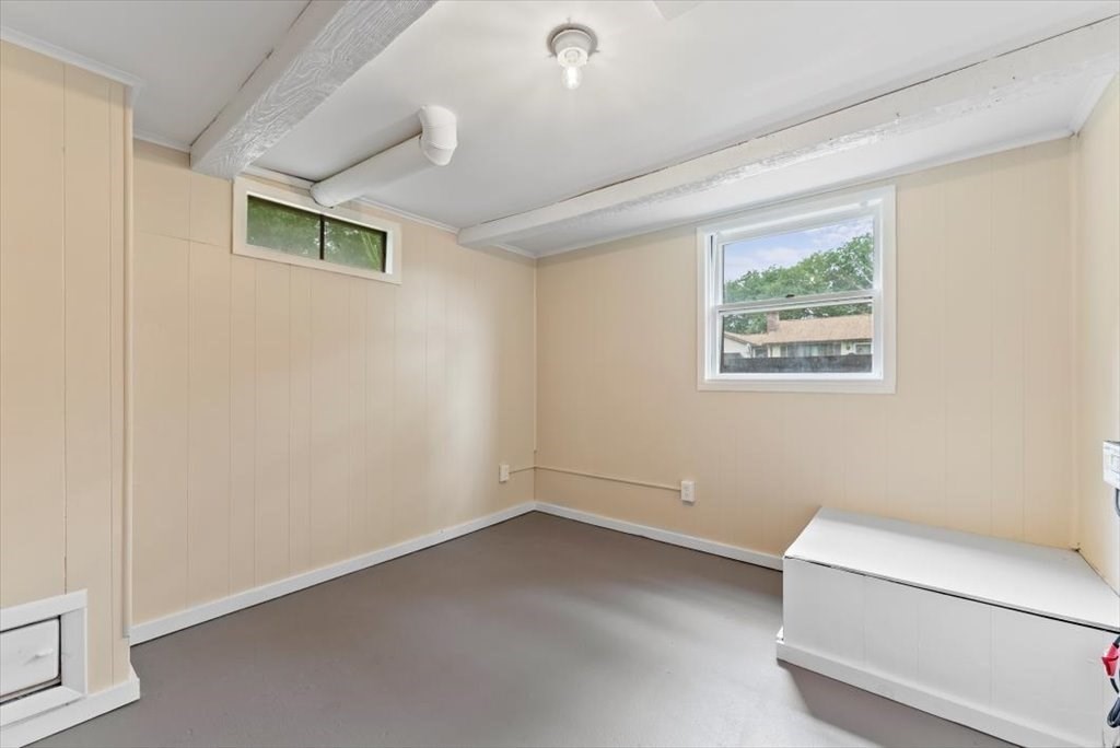 207 Labelle Street West Springfield, MA 01089 - Photo 29 of 37 Gallery Image 29