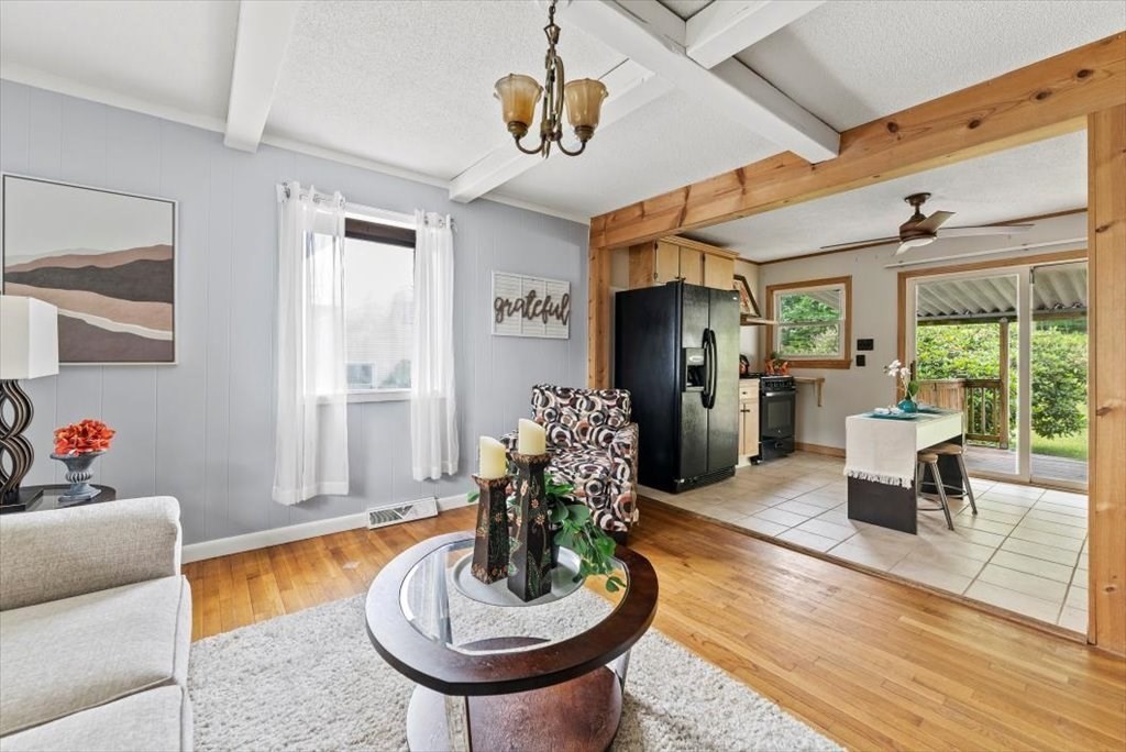 207 Labelle Street West Springfield, MA 01089 - Photo 7 of 37 Gallery Image 7