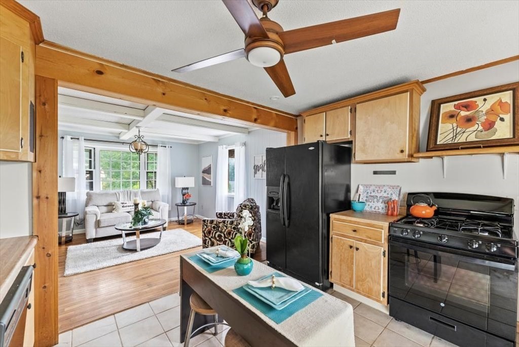 207 Labelle Street West Springfield, MA 01089 - Photo 8 of 37 Gallery Image 8