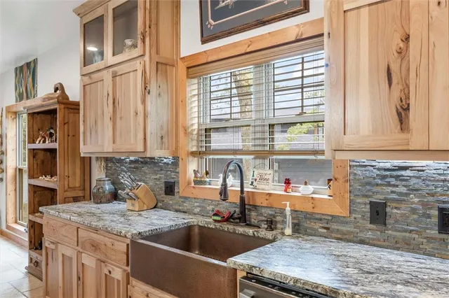 $1,999,000 | 107 Harbor Point, Gallatin, MO 64640