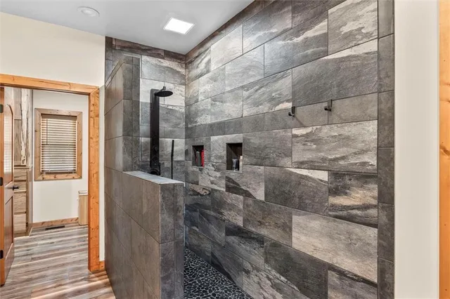 $1,999,000 | 107 Harbor Point, Gallatin, MO 64640