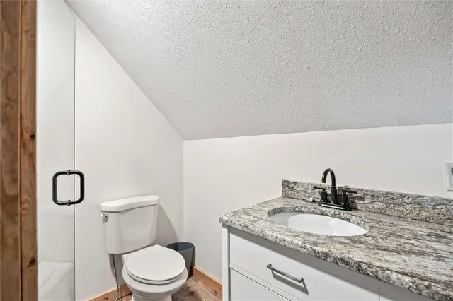 $1,999,000 | 107 Harbor Point, Gallatin, MO 64640