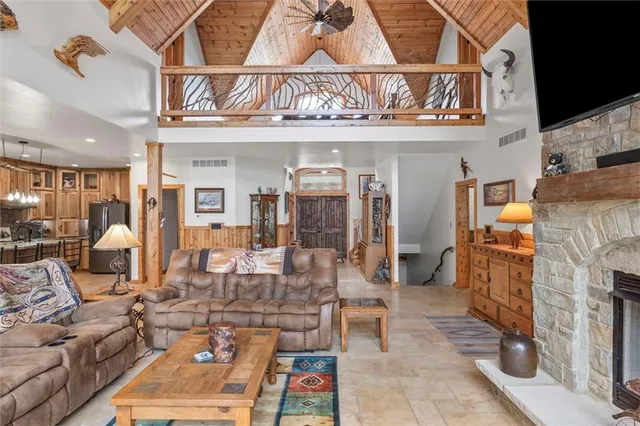 $1,999,000 | 107 Harbor Point, Gallatin, MO 64640