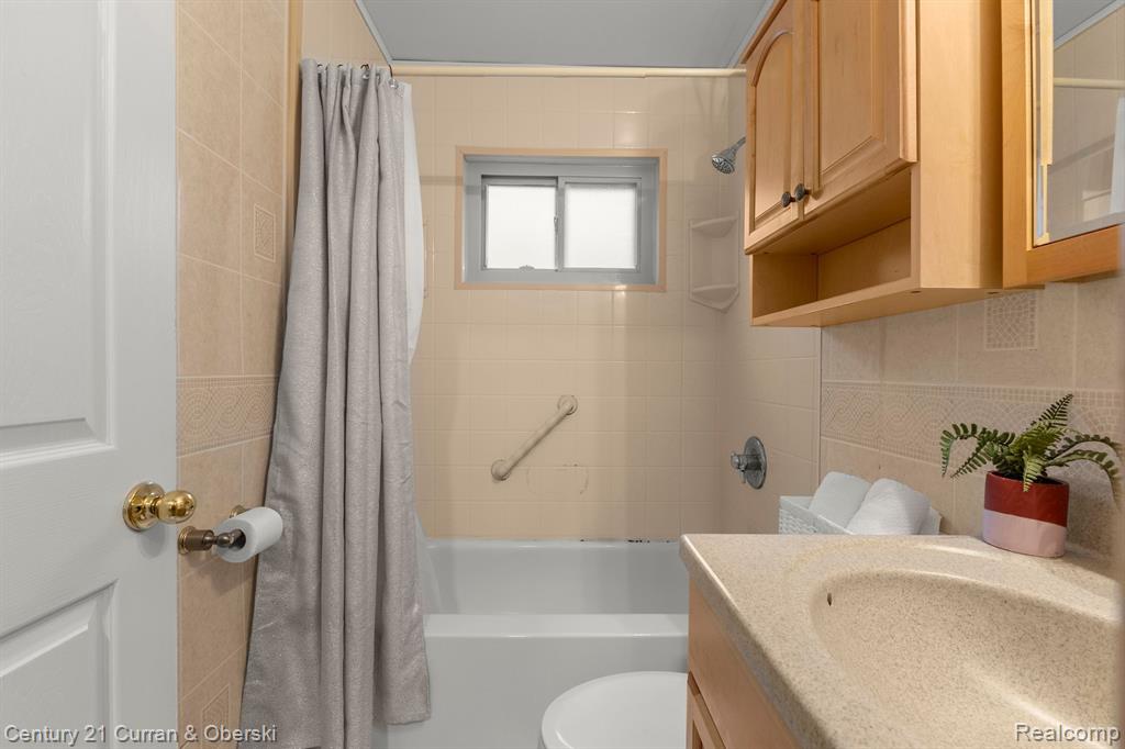 23761 Cedar Ridge Drive Romulus, MI 48174 - Photo 23 of 46