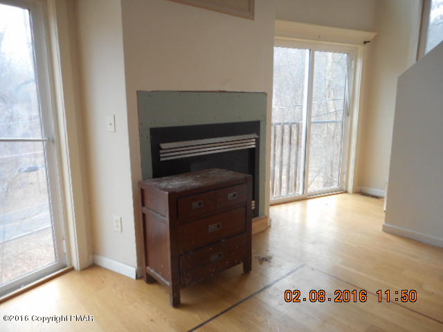 5990 Decker Road Bushkill, PA 18324 - Photo 6 of 11 069 (640x480) (2)