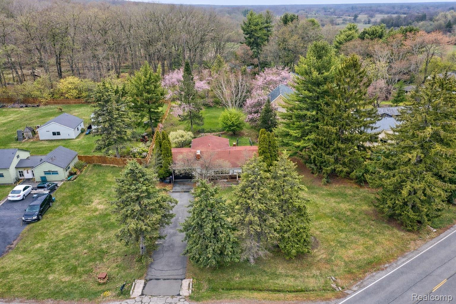 7192 Torrey Road Swartz Creek, MI 48473 - Photo 3 of 27 Aerial view of a forest