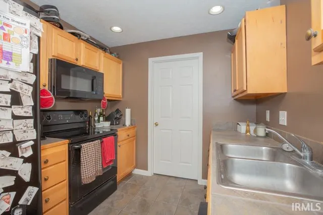 $229,900 | 8875 Bahama Cove, Newburgh, IN 47630