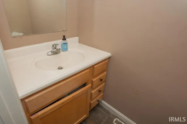 $229,900 | 8875 Bahama Cove, Newburgh, IN 47630