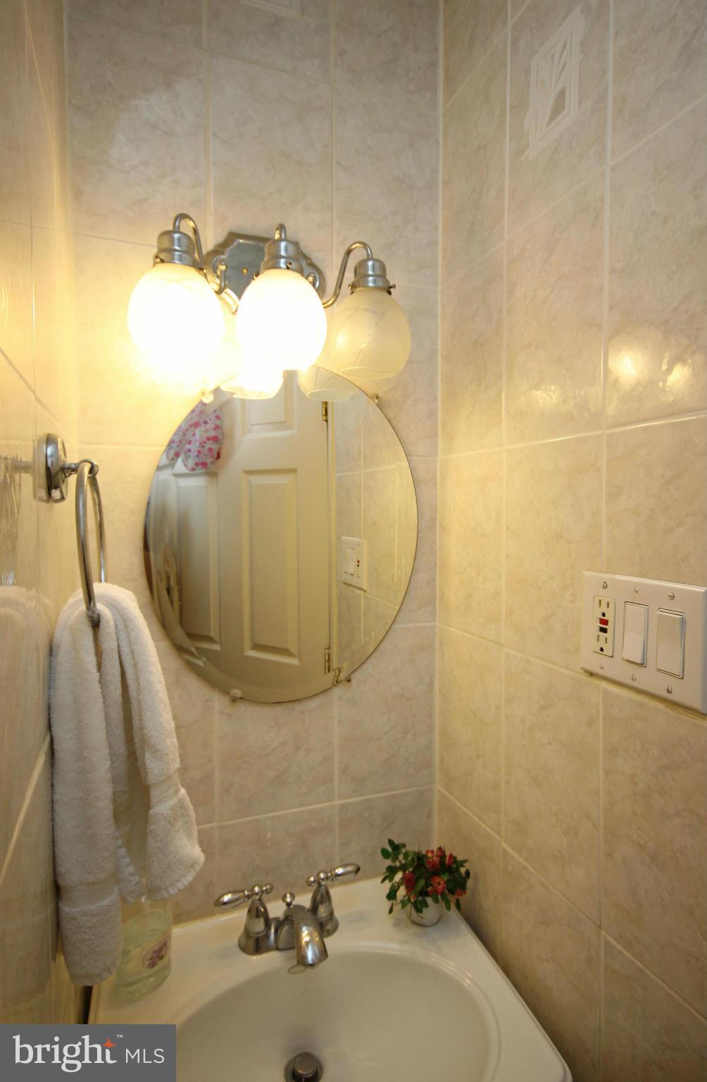 516 Mississippi Avenue Silver Spring, MD 20910 - Photo 17 of 30 Bath