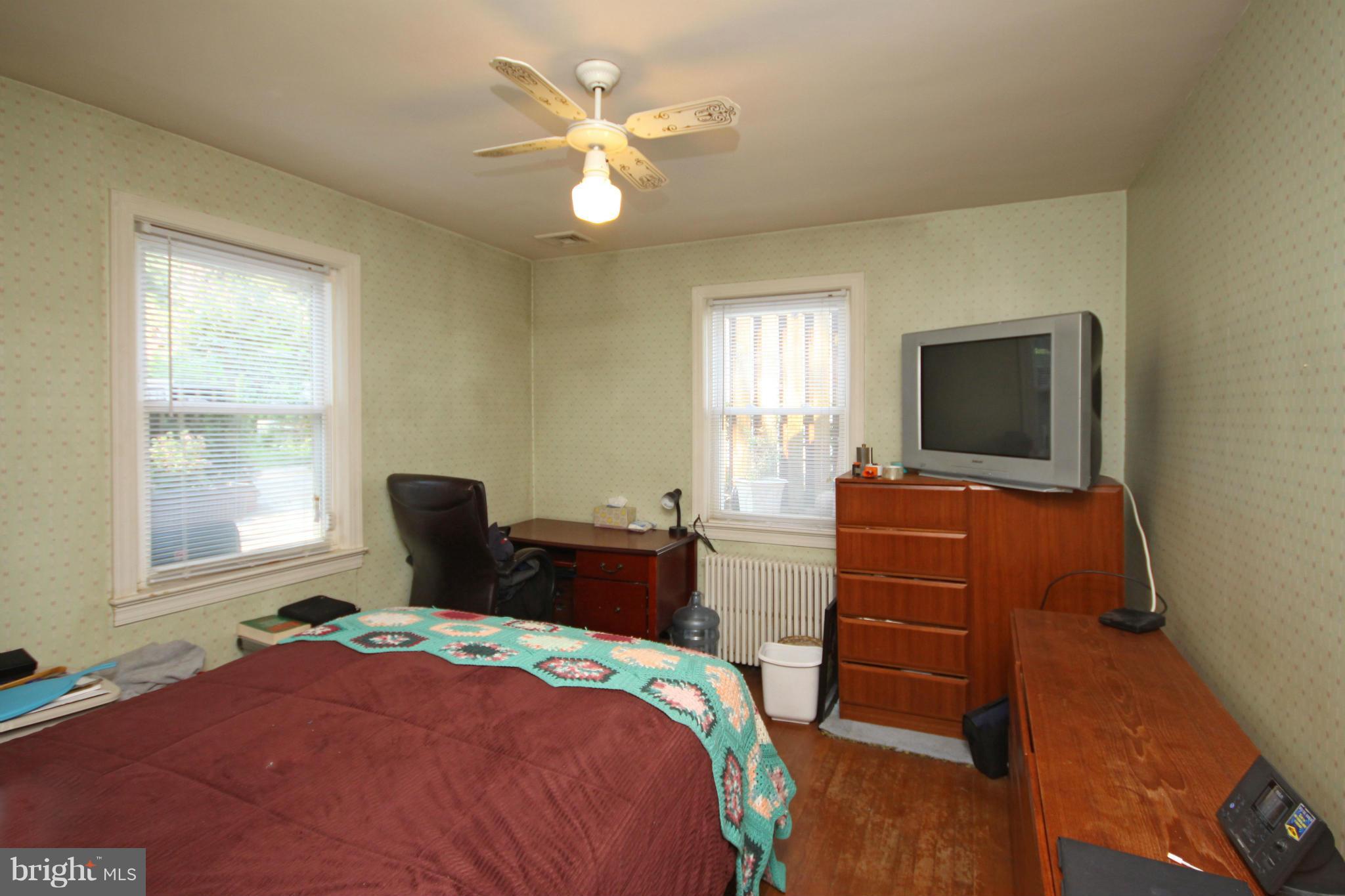 516 Mississippi Avenue Silver Spring, MD 20910 - Photo 18 of 30 Bedroom