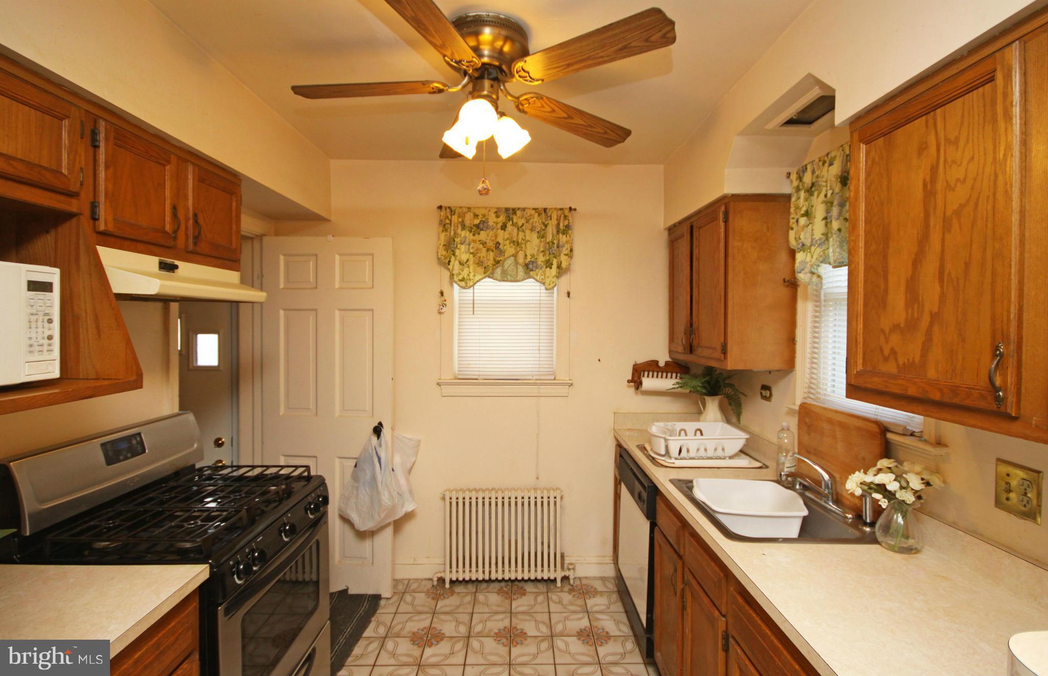 516 Mississippi Avenue Silver Spring, MD 20910 - Photo 5 of 30 Kitchen