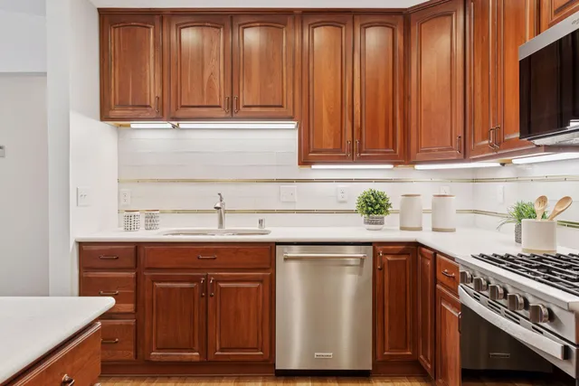 $399,900 | 981 Xene Lane North, Plymouth, MN 55447