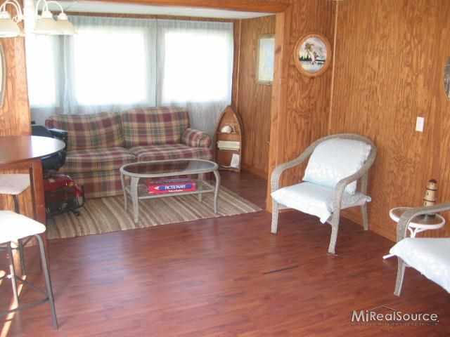 5210 Lakeshore Road Deckerville, MI 48427 - Photo 13 of 22 31147756-12.JPG