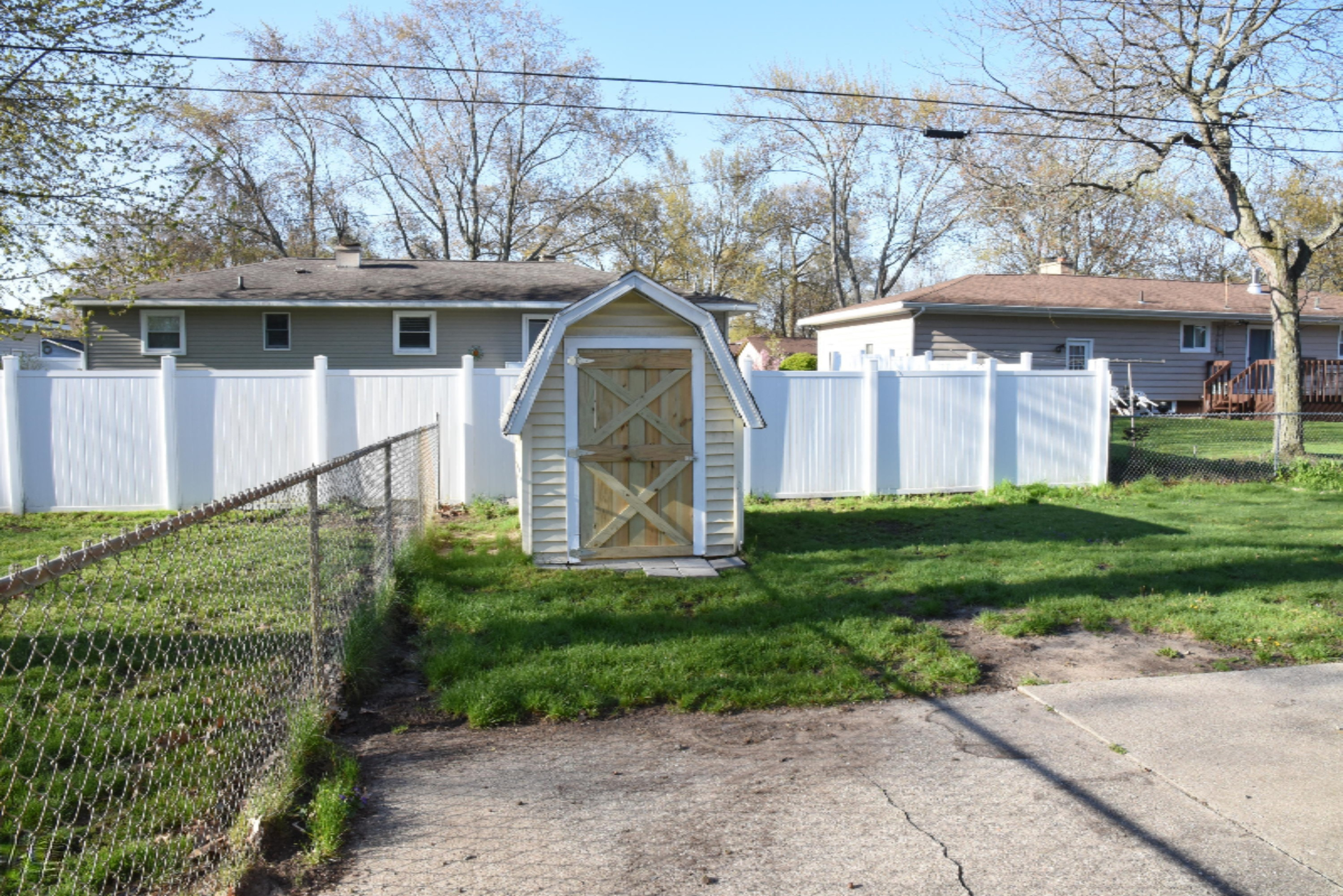 1523 Greenwich Road Muskegon, MI 49441 - Photo 3 of 23 DSC_0750