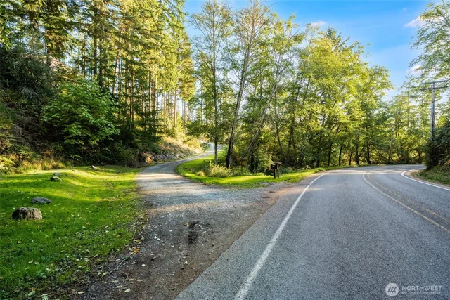 $285,000 | 3681 Kingston Court, Clinton, WA 98236